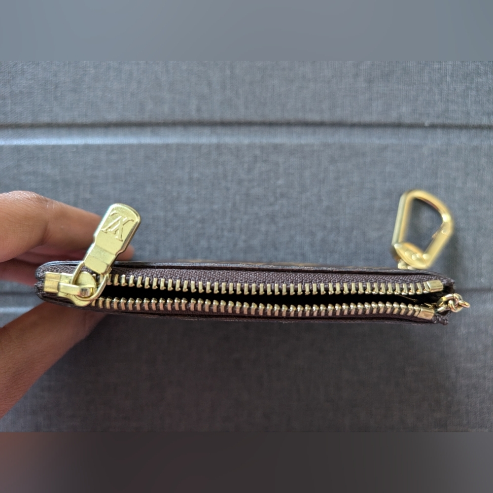 Louis Vuitton Wallet/Coin Purse - Picture 3 of 9